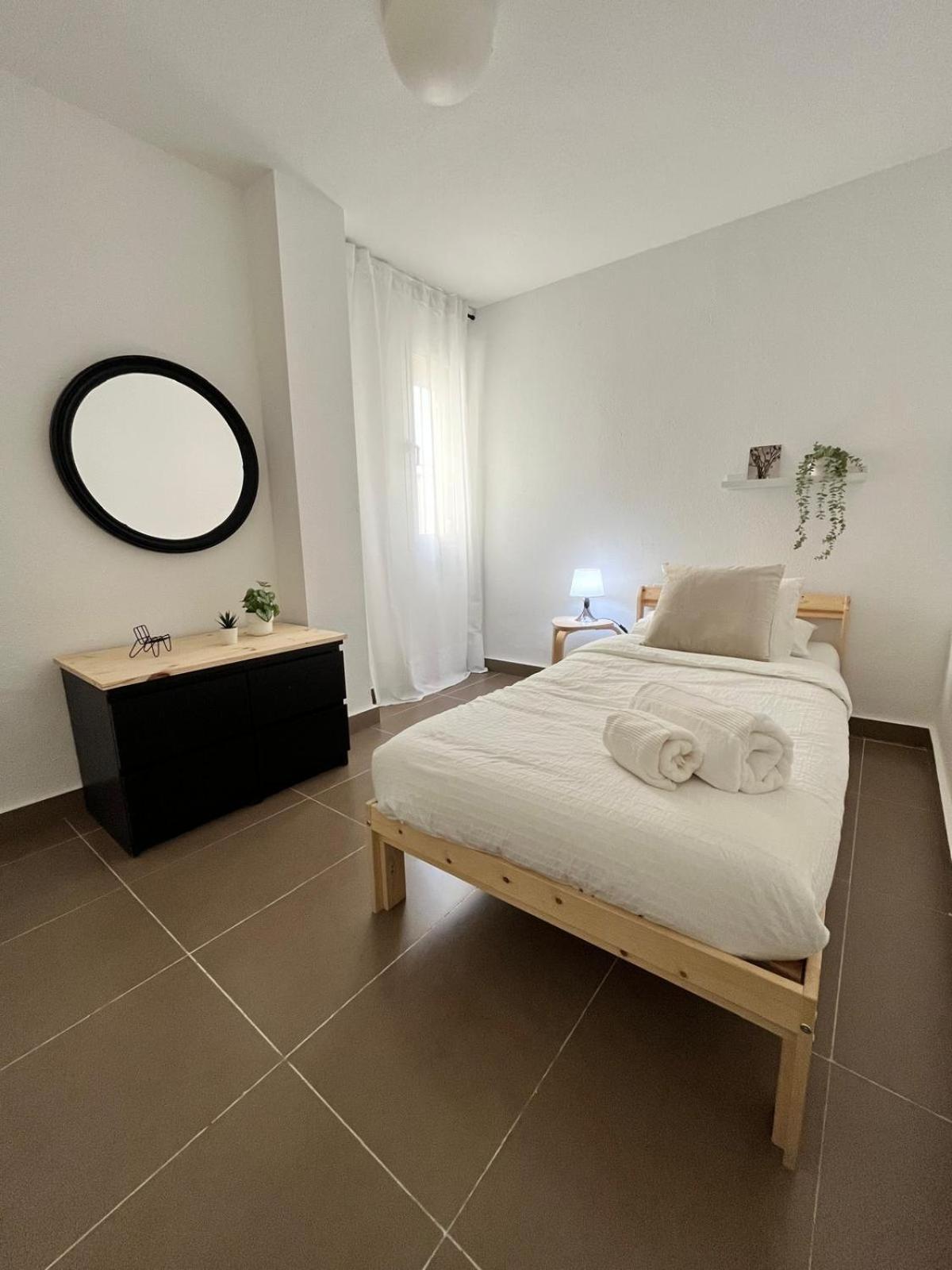 Malaga Prime Location - Stylish Apartment With Free Wifi, Free Parking, Steps From The Historic Center Extérieur photo